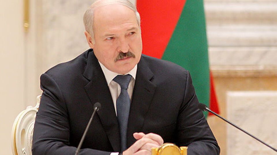 Лукашенко не первый год говорит о планах повысить зарплаты в Беларуси до $500