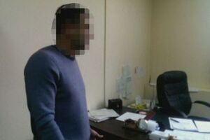 Прокуратура: Депутата задержали в момент передачи части взятки в размере $1,5 тыс.