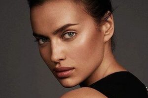 Шейк стала лицом фэшн-компании