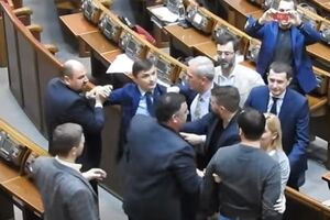 Сегодня Головко и Кишкарь подрались в ходе пленарного заседания