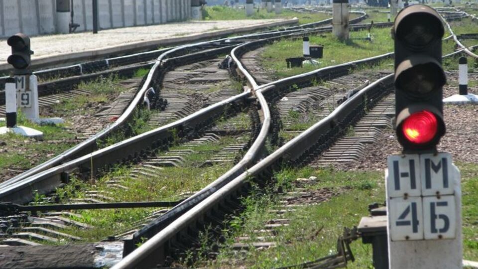 Чиновники Донецкой железной дороги получили "откат" от коммерческой структуры