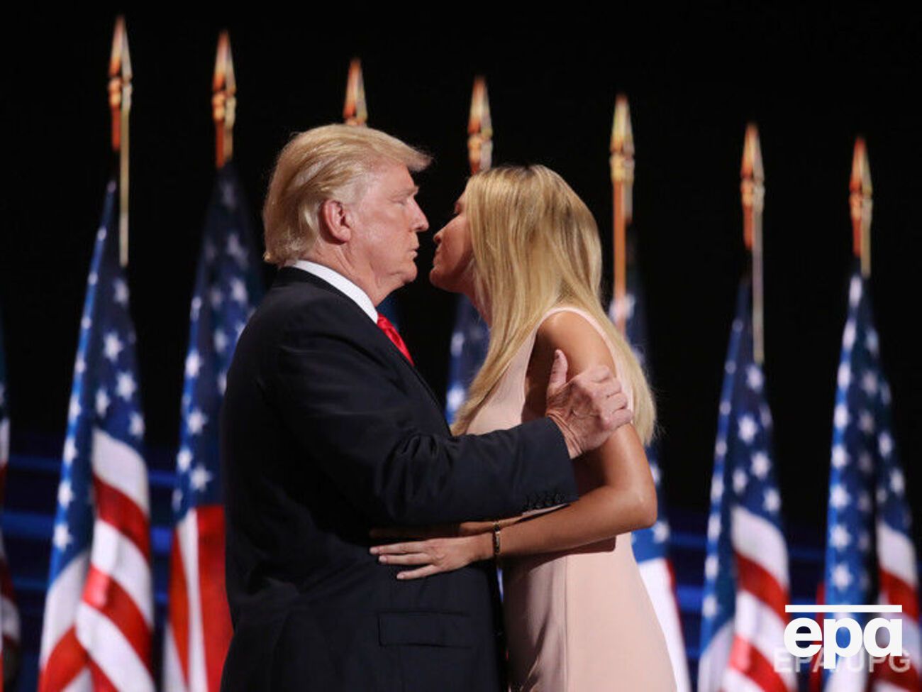 Дональд Трамп с дочерью Иванкой во время национальной конвенции Республиканской партии в июле 2016 года