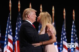 Дональд Трамп с дочерью Иванкой во время национальной конвенции Республиканской партии в июле 2016 года