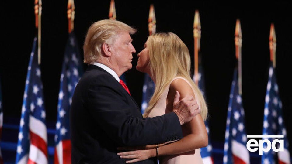 Дональд Трамп с дочерью Иванкой во время национальной конвенции Республиканской партии в июле 2016 года