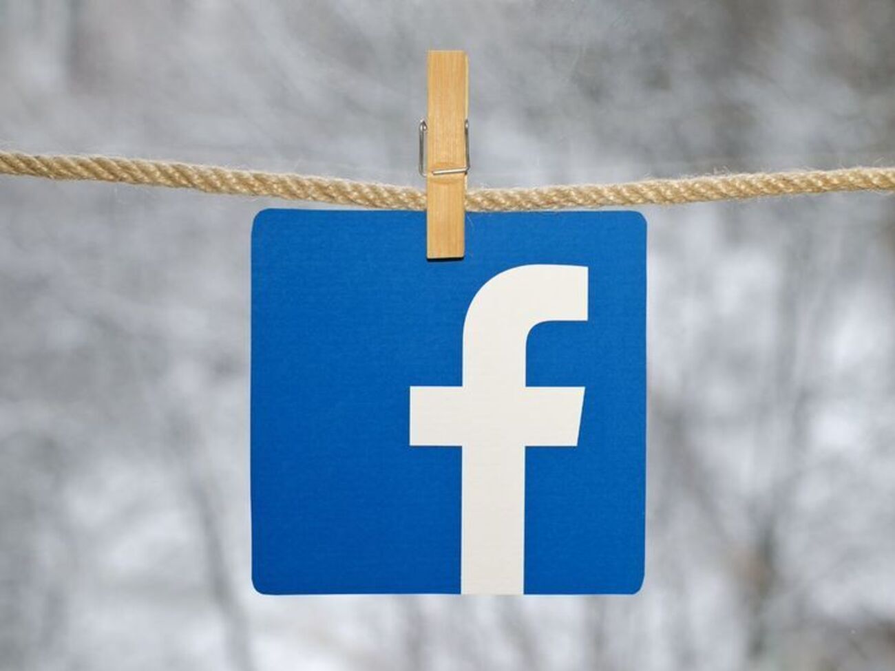 Один из первых постов на странице Украины в Facebook рассказывает о Майдане Незалежности