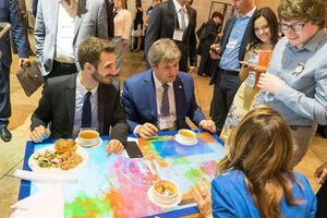 В кафе Киева и Львова заработают украинские интерактивные столы