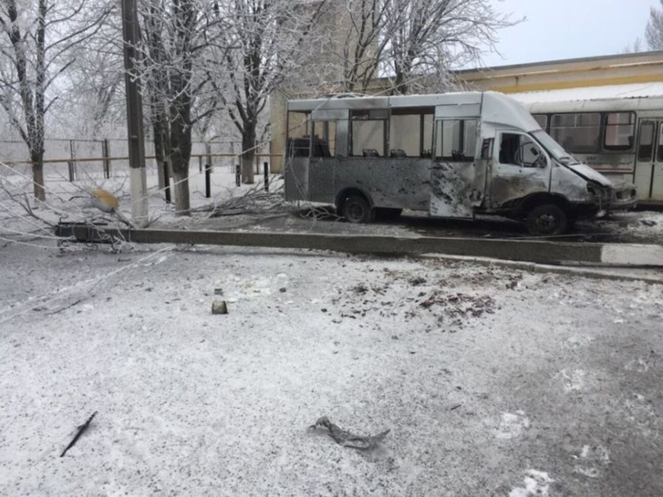 Последствия обстрела свинофермы в окрестностях Новолуганского