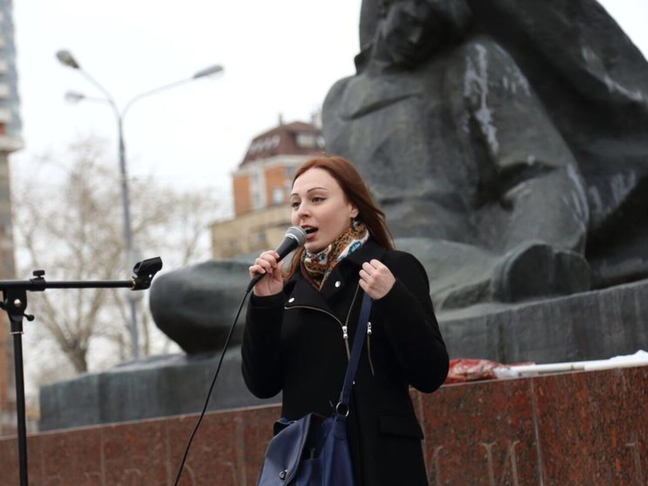 Анастасия Зотова заявила, что не знает, где находится ее муж, уже больше трех недель