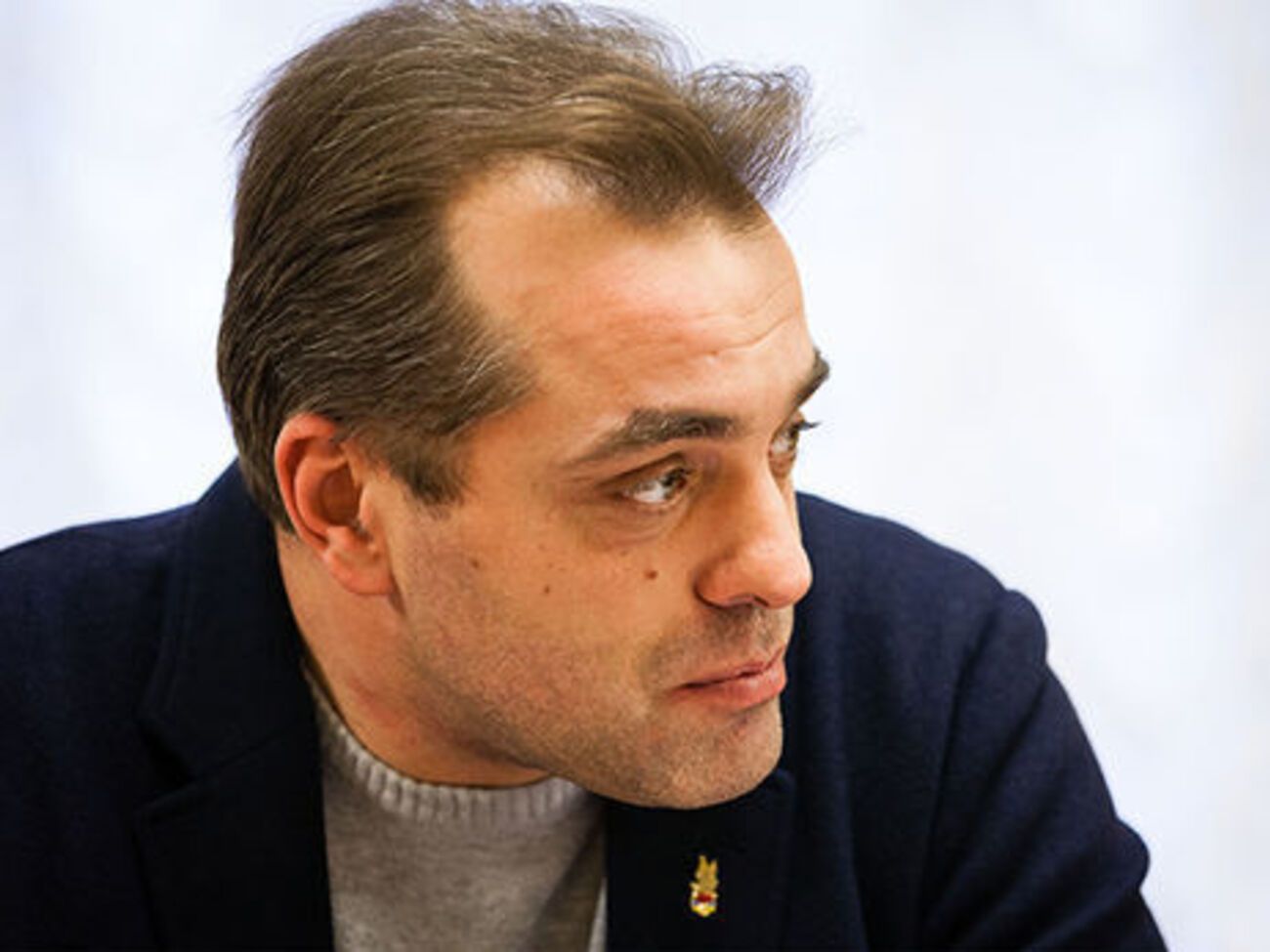 Бирюков: Гибли и военные, гибли и мирные. А они радовались. Песни пели, "вежливых людей" отмечали и награждали