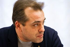 Бирюков: Гибли и военные, гибли и мирные. А они радовались. Песни пели, "вежливых людей" отмечали и награждали