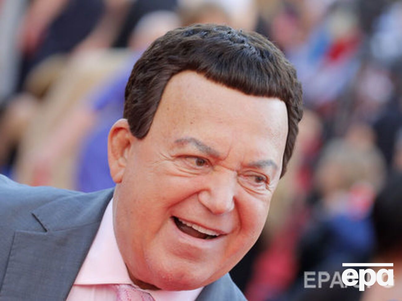 Кобзон назвал крушение Ту-154 большой трагедией для армейской аудитории