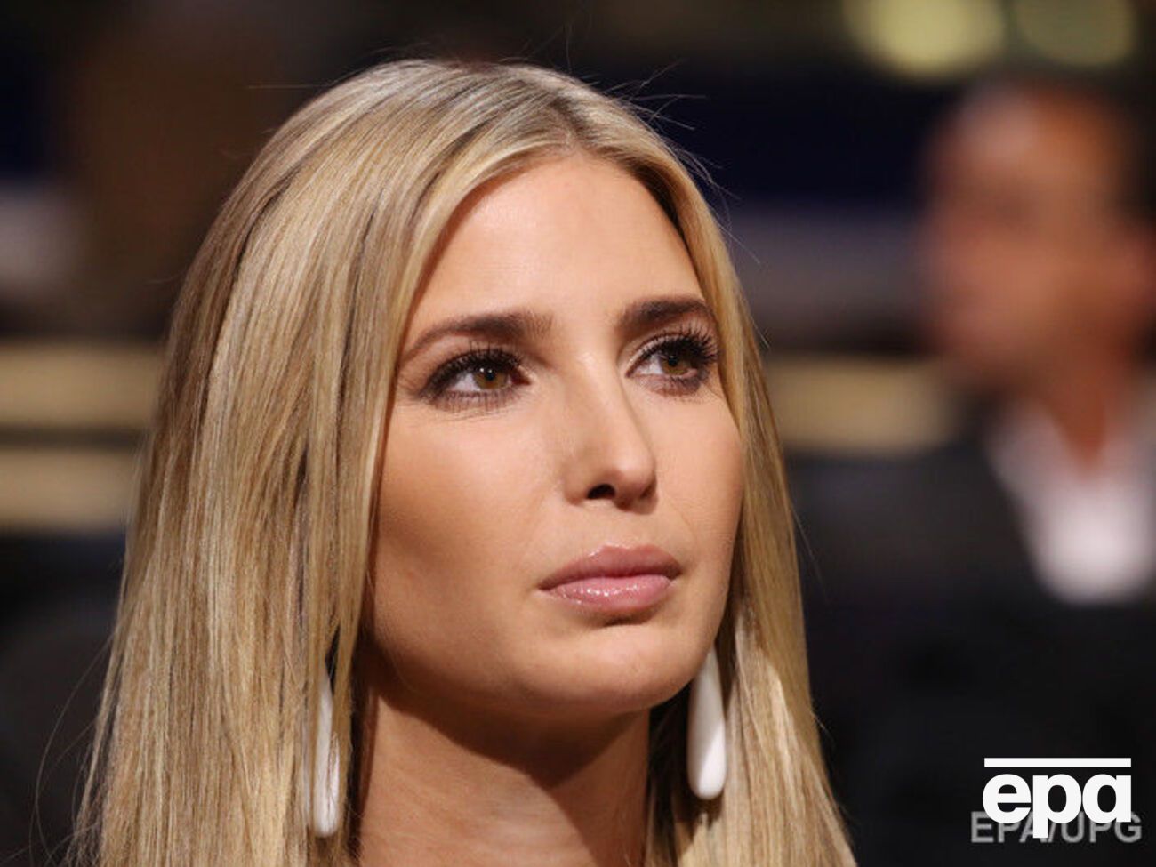 Гольдштейн, пишет TMZ, вероятно, был недоволен задержкой рейса из-за присутствия на борту Иванки Трамп