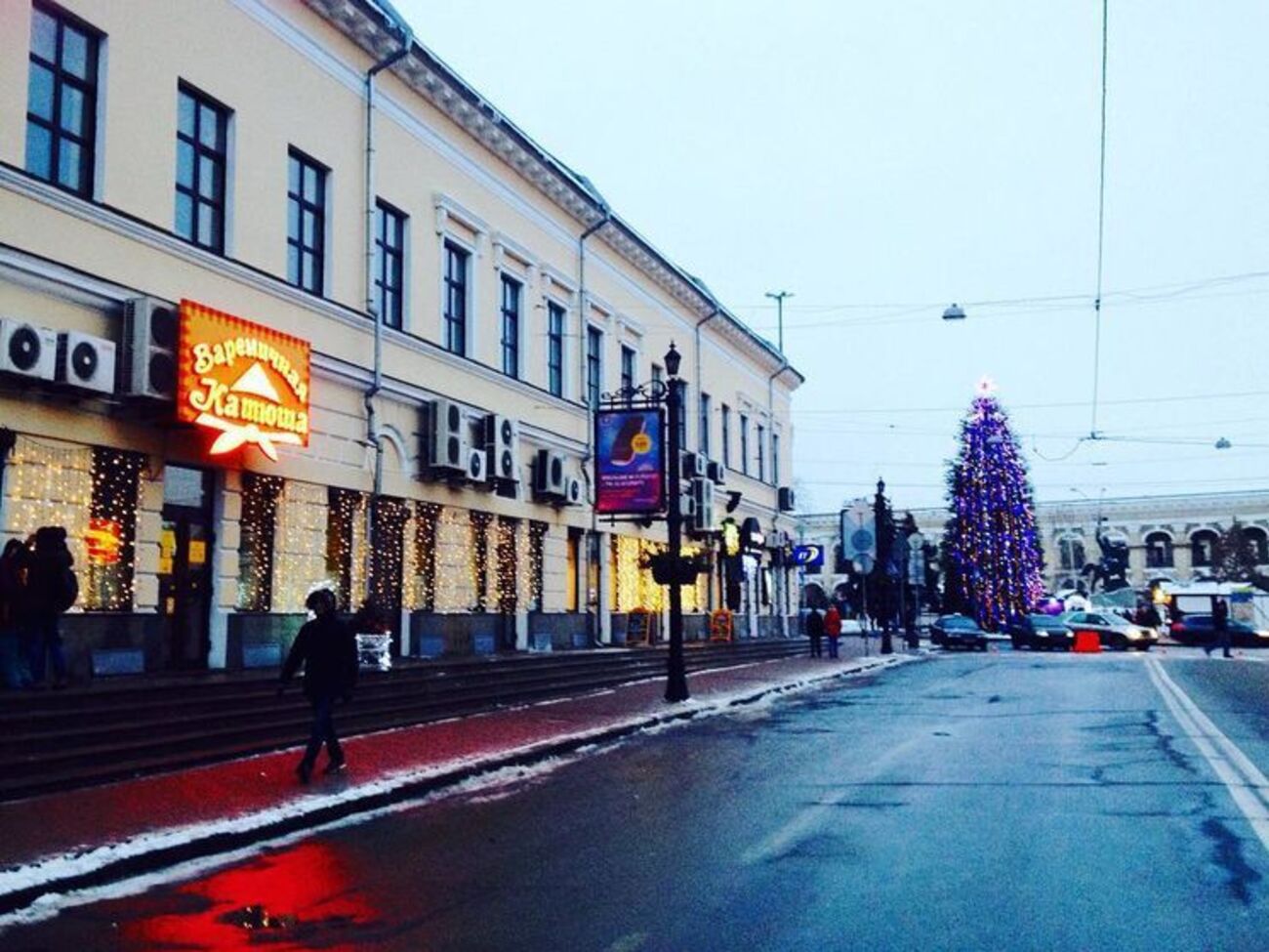 В связи с праздниками движение на площади перекроют