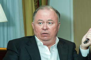 Караулов заявил, что сам не подписал контракт с "Пятым каналом" о выпуске "Момента истины" на 2017 год