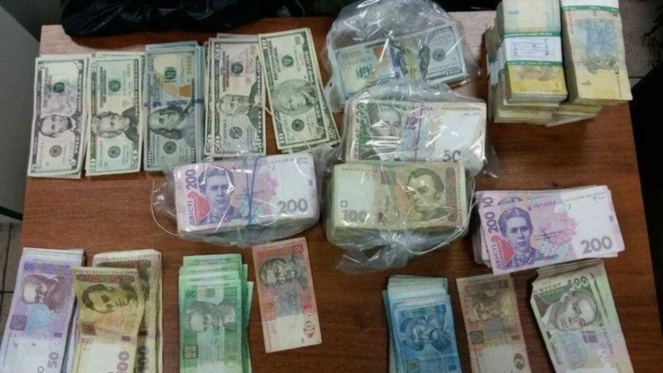 Сотрудники СБУ изъяли более 1 млн грн наличными в разной валюте