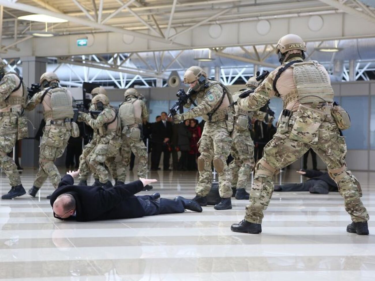 Госпогранслужба не намерена набирать срочников, сообщил Назаренко