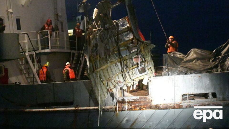 Опрошенные "Коммерсантом" эксперты: При отказе системы уборки закрылков самолет должен вернуться на аэродром