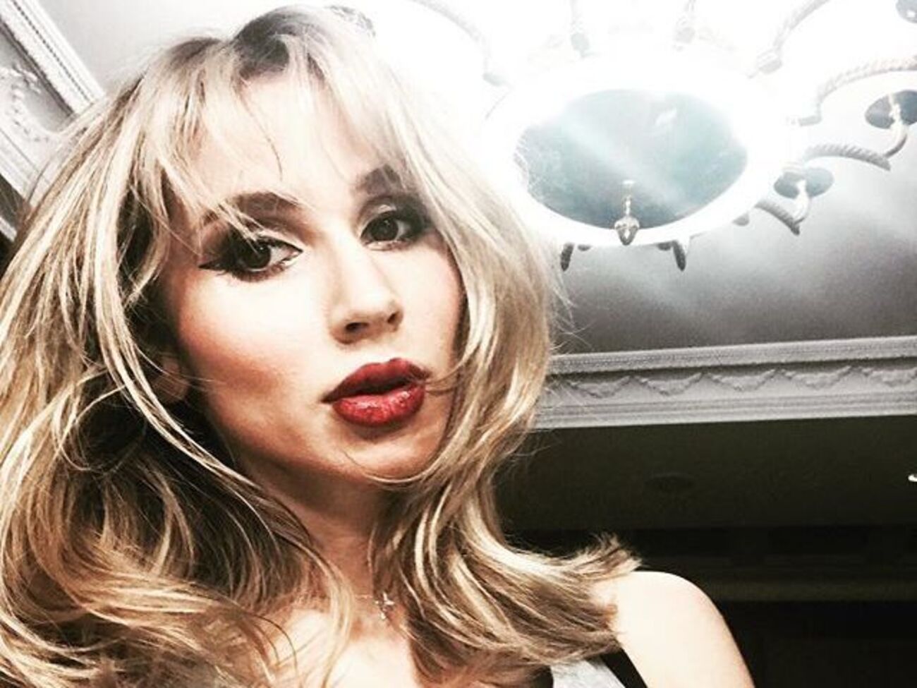 Loboda:&nbsp;Евочка такая взрослая, поверить не могу
