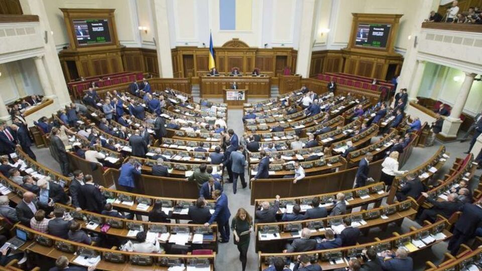 В парламент могут пройти семь партий
