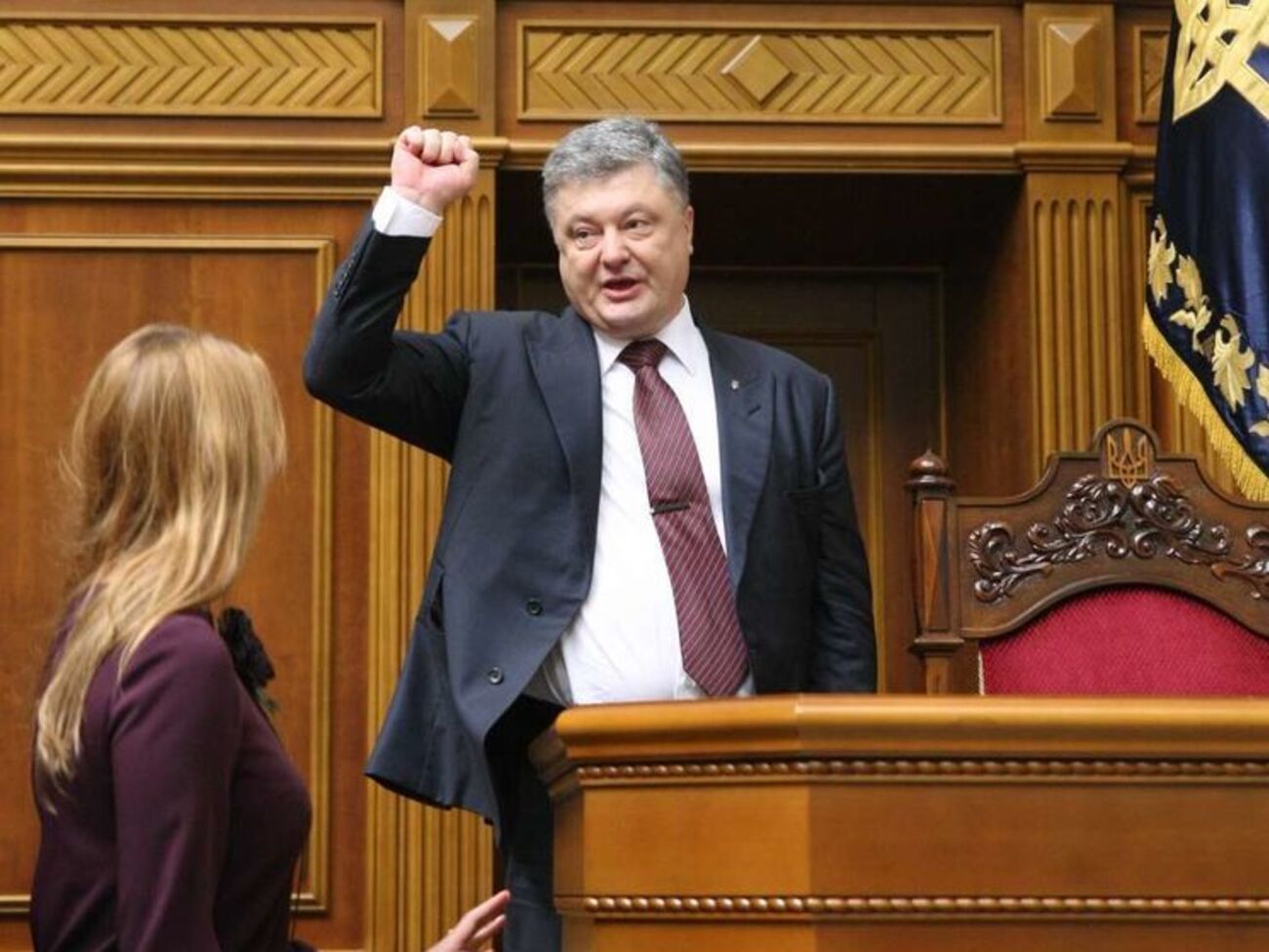 Порошенко лидирует в президентском рейтинге, незначительно опережая Тимошенко