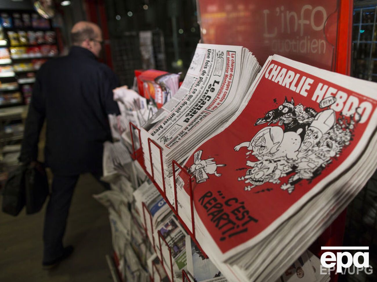 Художники Charlie Hebdo не прошли мимо темы крушения Ту