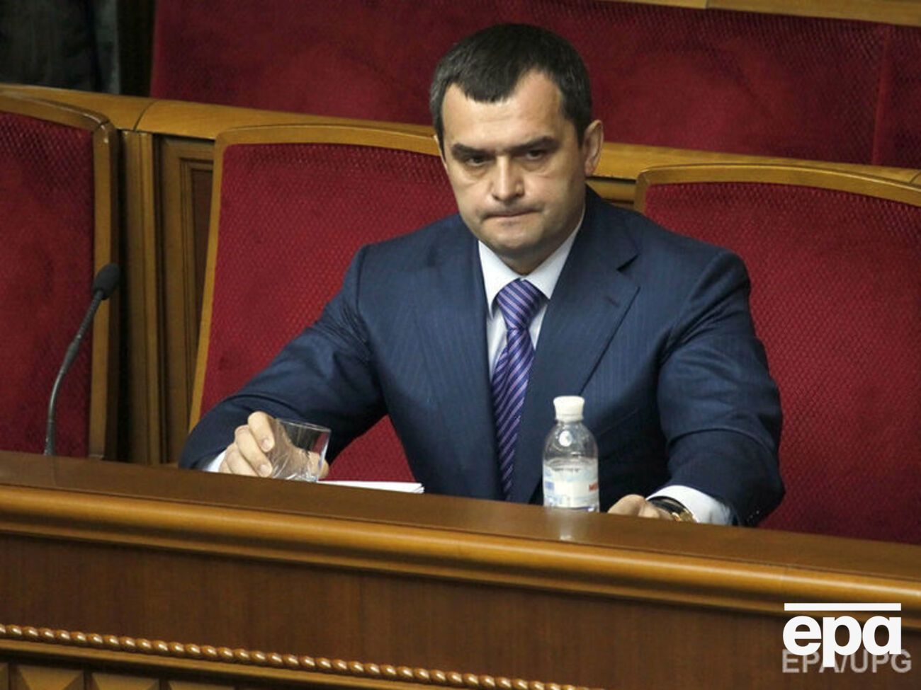 Когда передали землю жене Захарченко, не уточняется