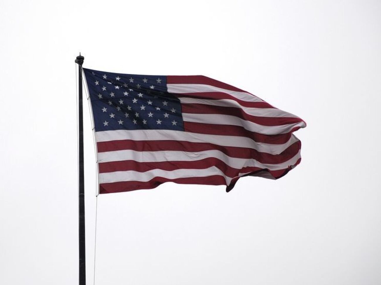 США высылают 35 российских дипломатов из страны