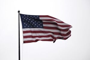 США высылают 35 российских дипломатов из страны