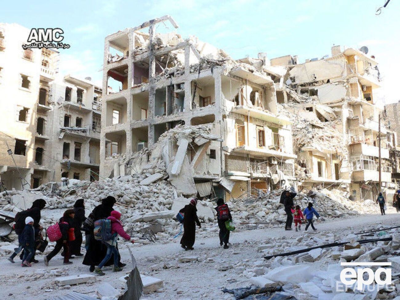 В Алеппо сбили сирийский военный самолет