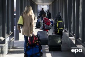 Российские дипломаты не могут улететь домой из-за праздников