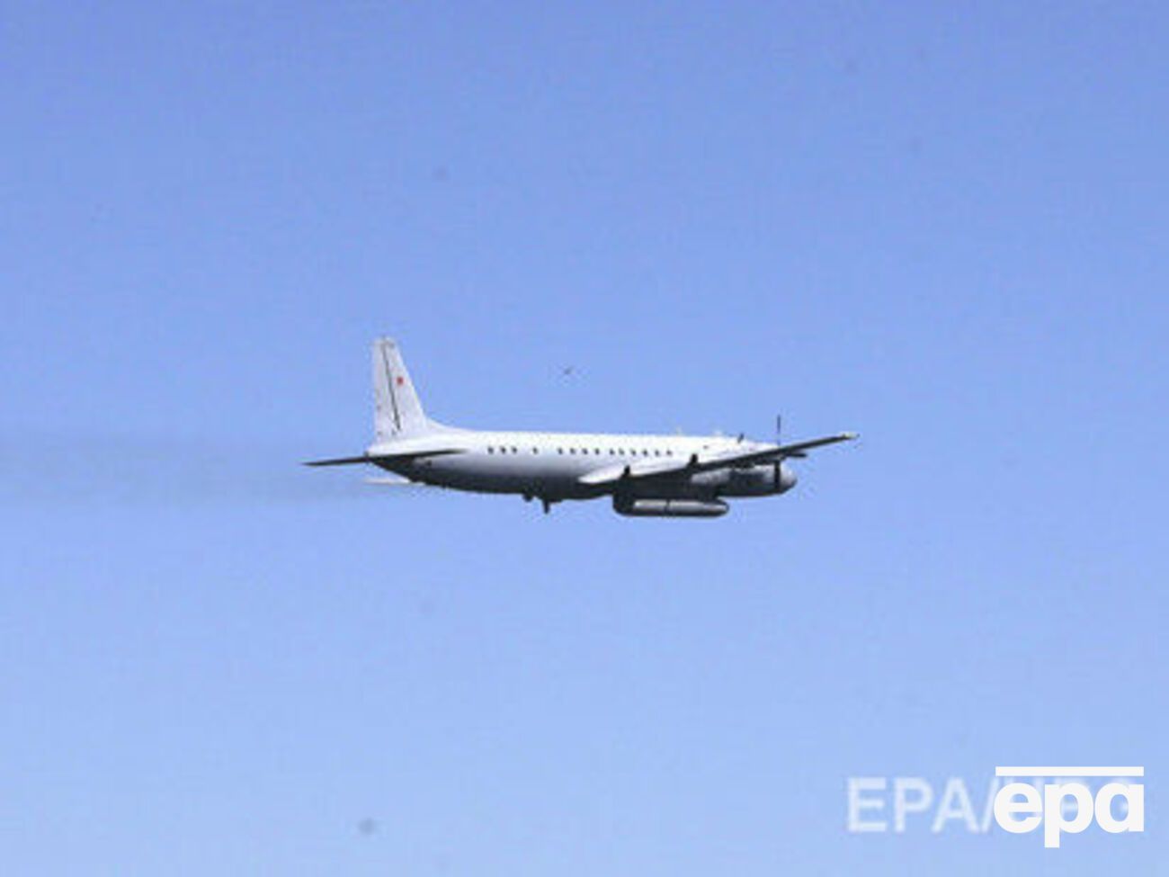 За дипломатами прилетит спецборт