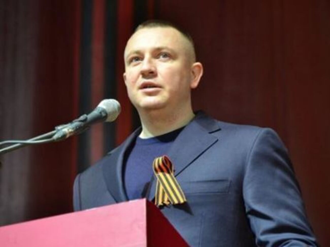 По информации "Дождя", в "ДНР" Жилин занимался теневым сектором экономики