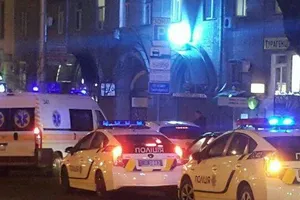 Мужчина и женщина госпитализированы в тяжелом состоянии