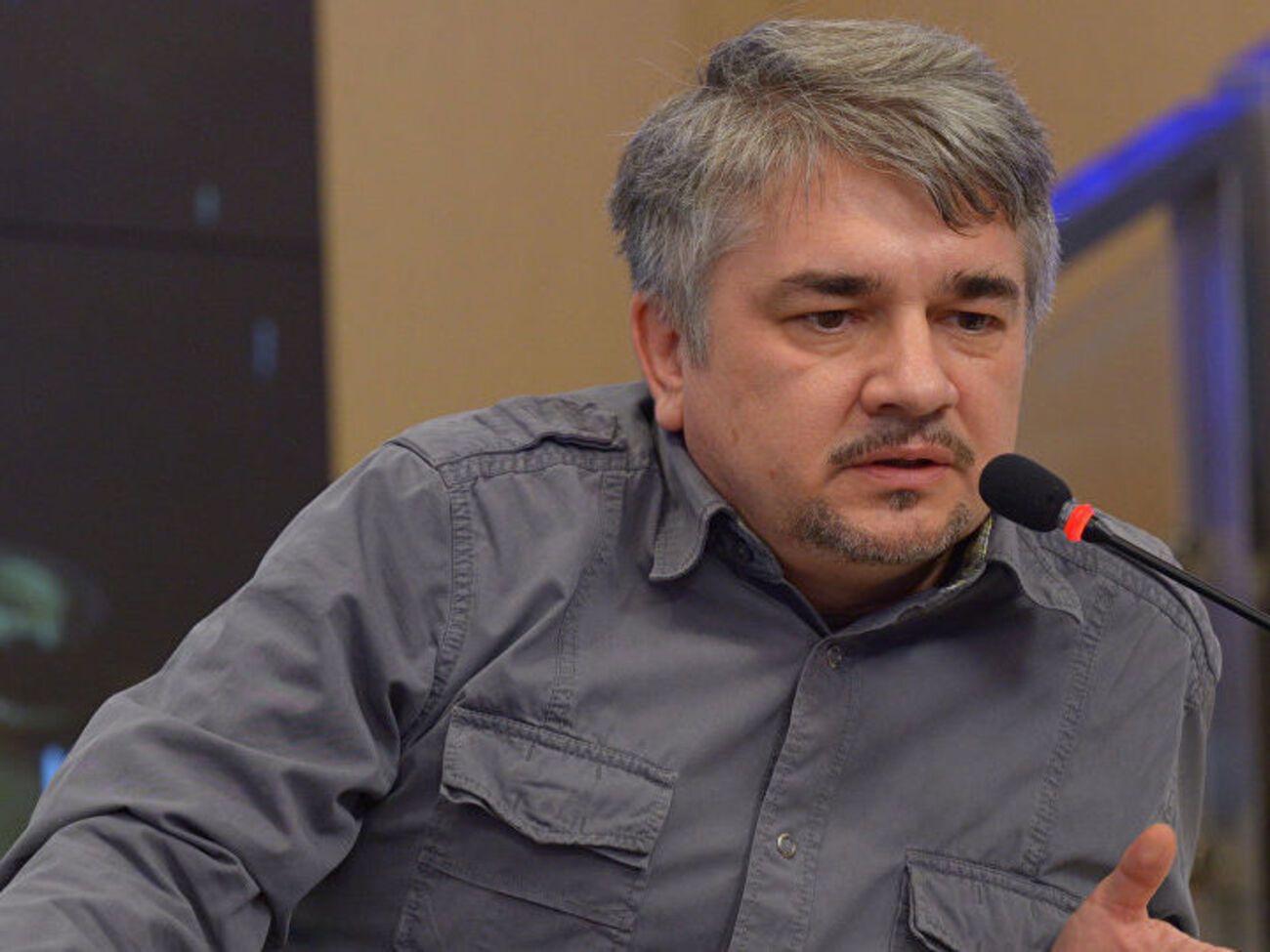 Политолог Ростислав Ищенко:&nbsp;Вариант новых военных действий хоть на линии фронта "ДНР/ЛНР", хоть в Украине в целом стоит на повестке дня