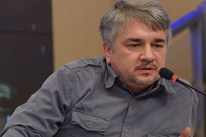 Политолог Ростислав Ищенко: Вариант новых военных действий хоть на линии фронта "ДНР/ЛНР", хоть в Украине в целом стоит на повестке дня