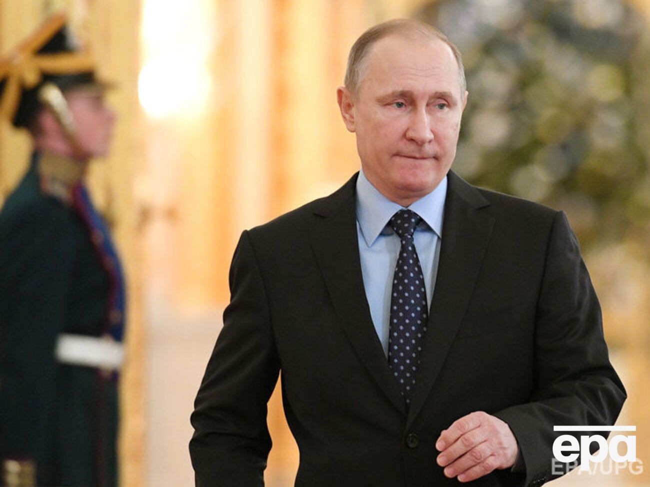 Путин не поддержал инициативу введения симметричных санкций против США и заявил, что РФ не будет "опускаться до уровня "кухонной", безответственной дипломатии"