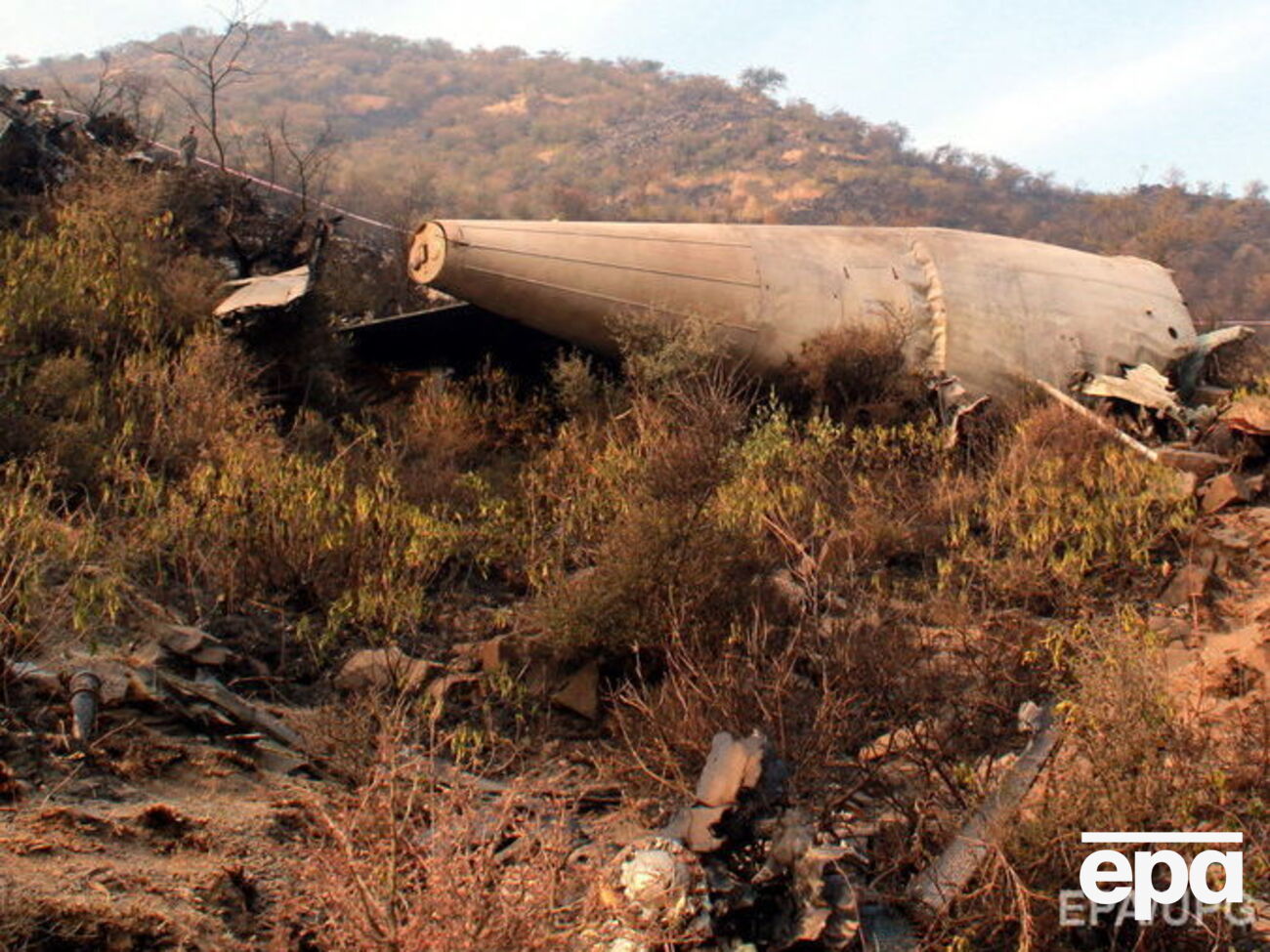 Самолет нашли в лесном овраге