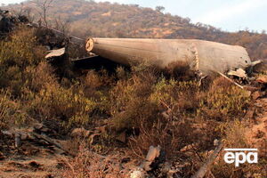 Самолет нашли в лесном овраге