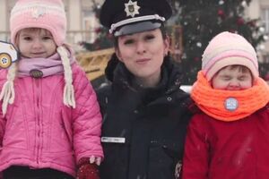 Украинские полицейские записали новогоднее поздравление