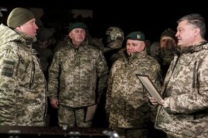 Порошенко посетил военных в Донецкой области