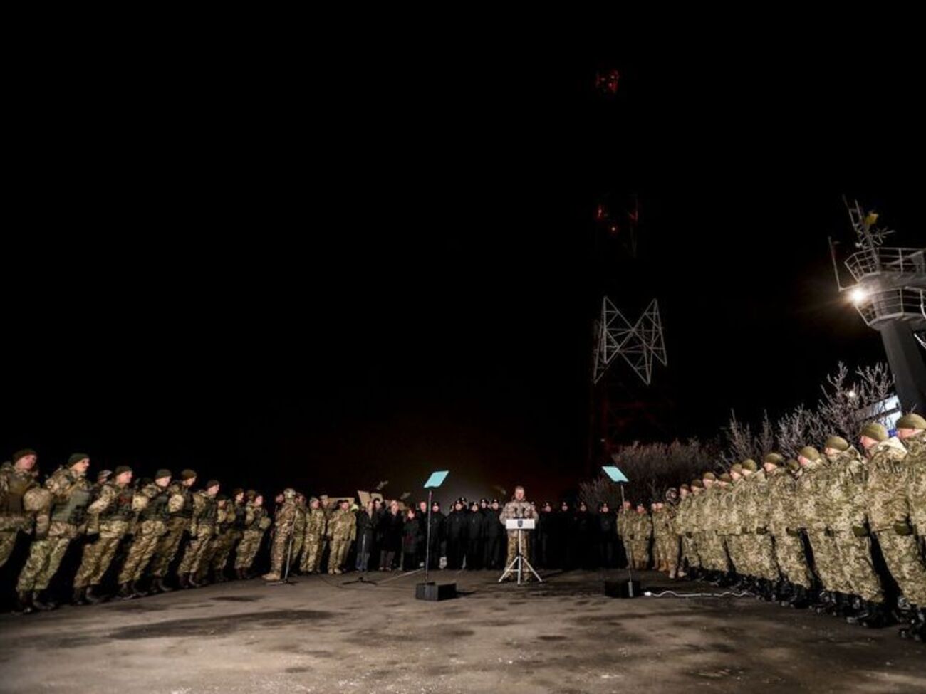 Порошенко находится в Донецкой области с рабочим визитом