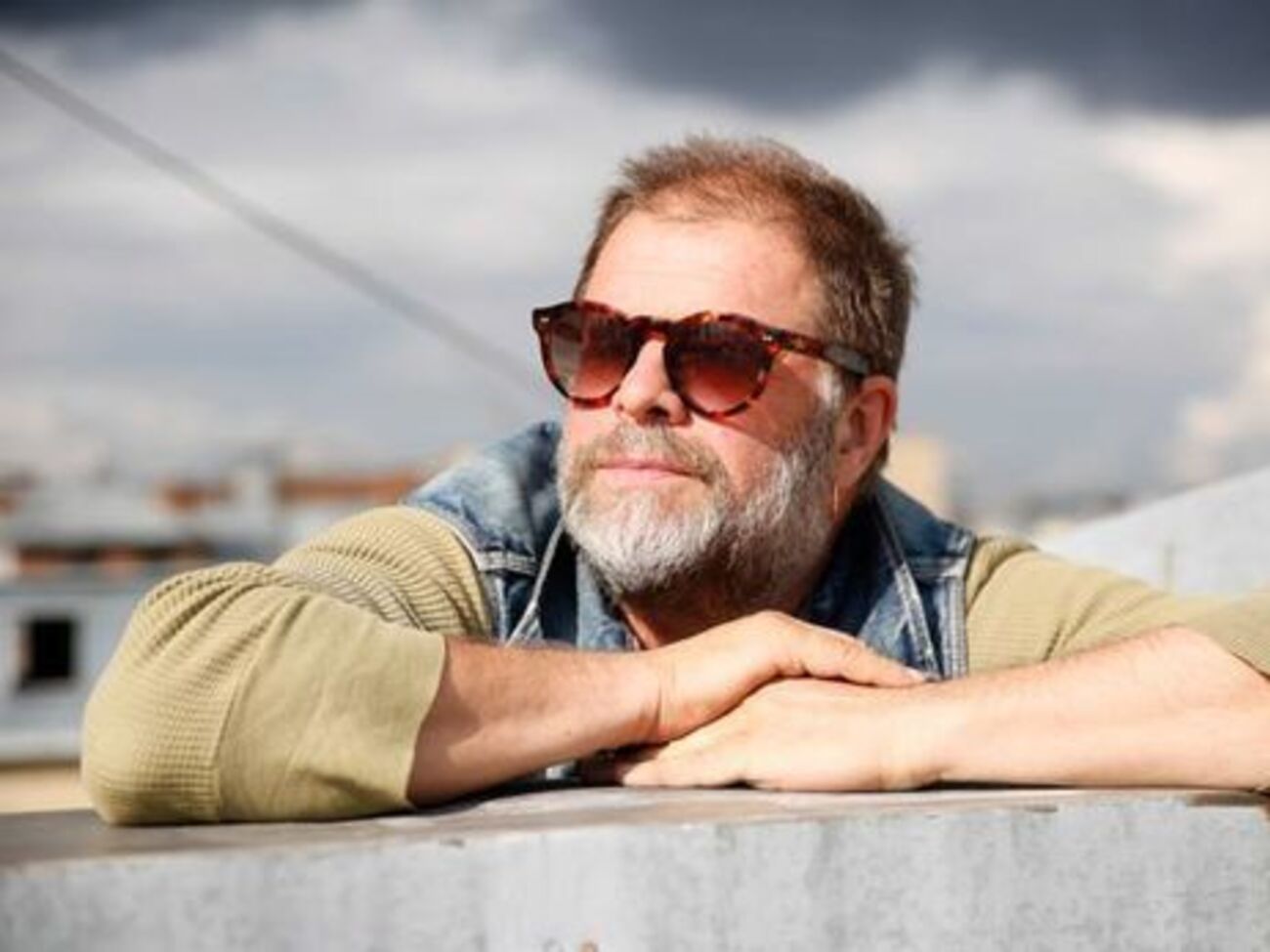 Борис Гребенщиков спел детскую песню про елочку