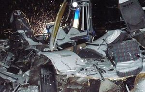 Автобус разворотило после столкновения