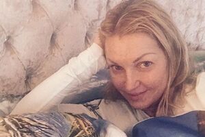 Волочкова: Просто скоро Новый год. А у меня он дома