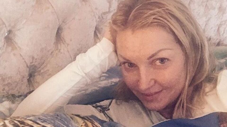 Волочкова: Просто скоро Новый год. А у меня он дома