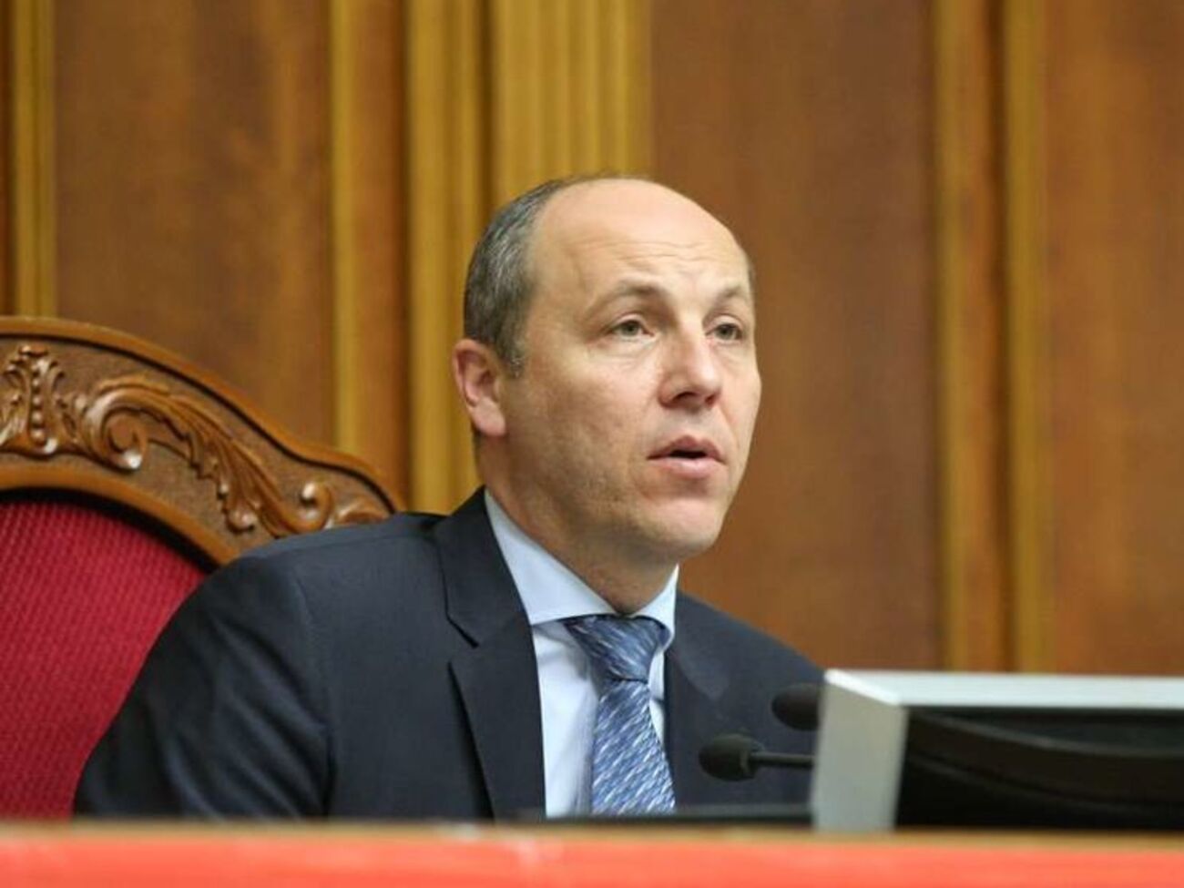 Парубий призвал рассмотреть как можно скорее представление о снятии неприкосновенности с Новинского