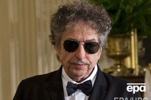 Дилан получил Нобелевскую премию по литературе