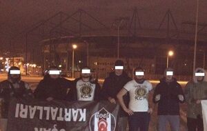 У турецких фанатов отобрали атрибутику их команды