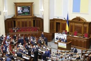 Рада отменила норму об одинаковом денежном обеспечении контрактных военнослужащих и срочников