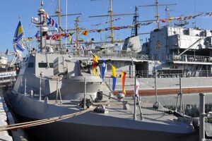 Украинские ВМС пополнились двумя бронированными катерами